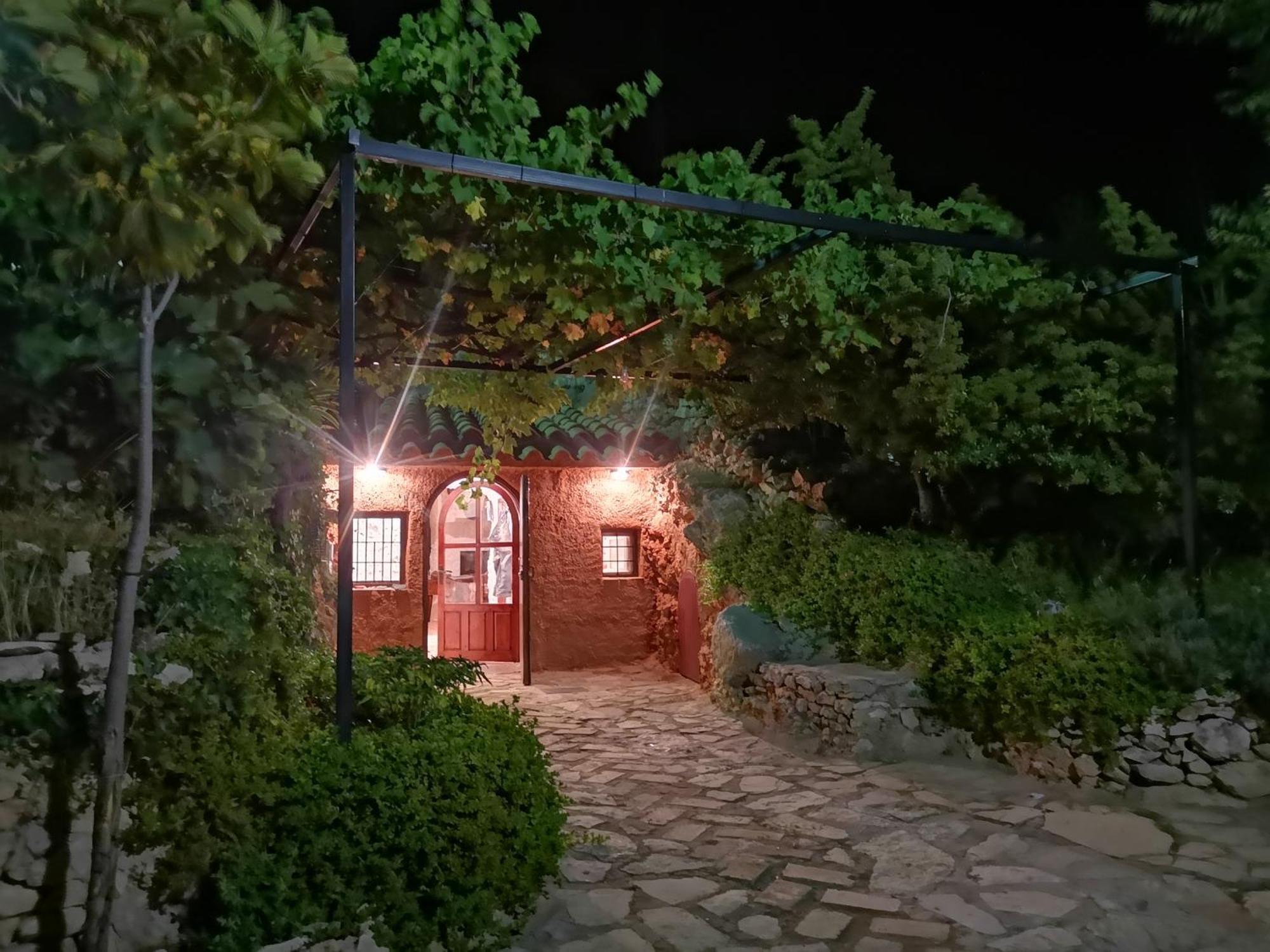 Hostal Cueva El Parral Pegalajar Exterior foto